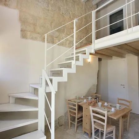 Pomelia -